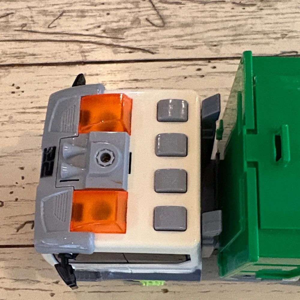 Maxx Action Lights/Sounds Revving Waste Removal Recycling Truck Toy - Picture 3 of 16